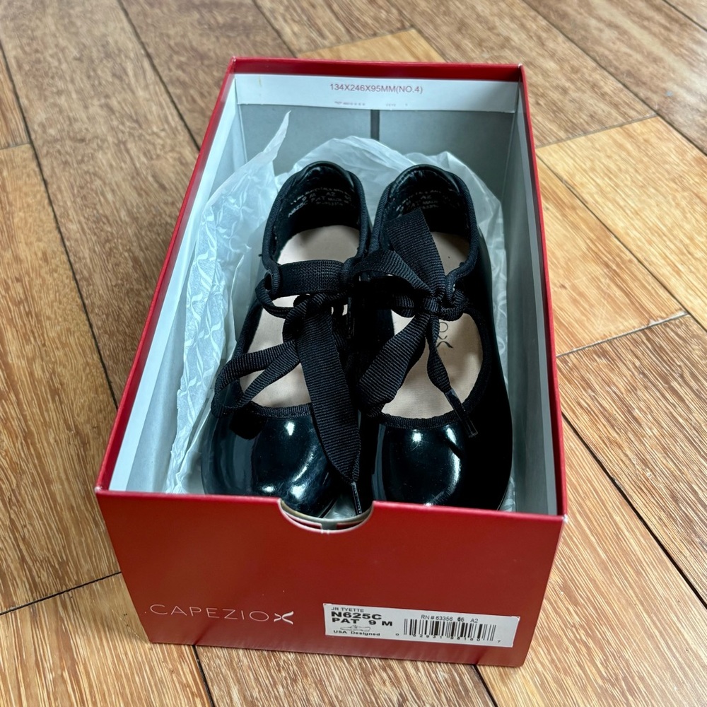 Capezio Jr. Tyette Black Tap Shoes - Size 9 Toddler